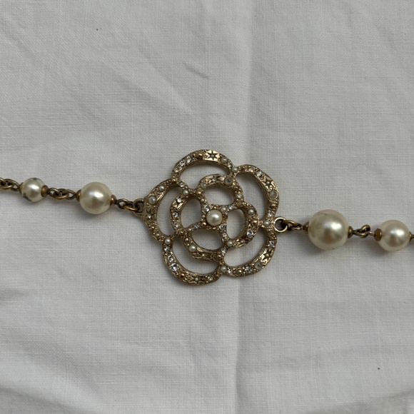 Chanel Camellia Pearl & Crystal Bracelet 14V - Picture 7 of 9